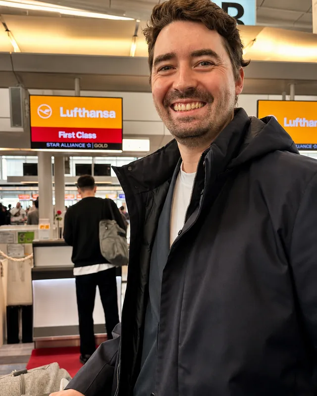 Kevin Cobb beim Lufthansa First Class Check-in